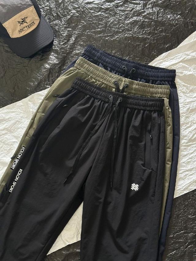 迪桑特新款长袖翻领Polo衫， 高周波压标logo干净舒适，