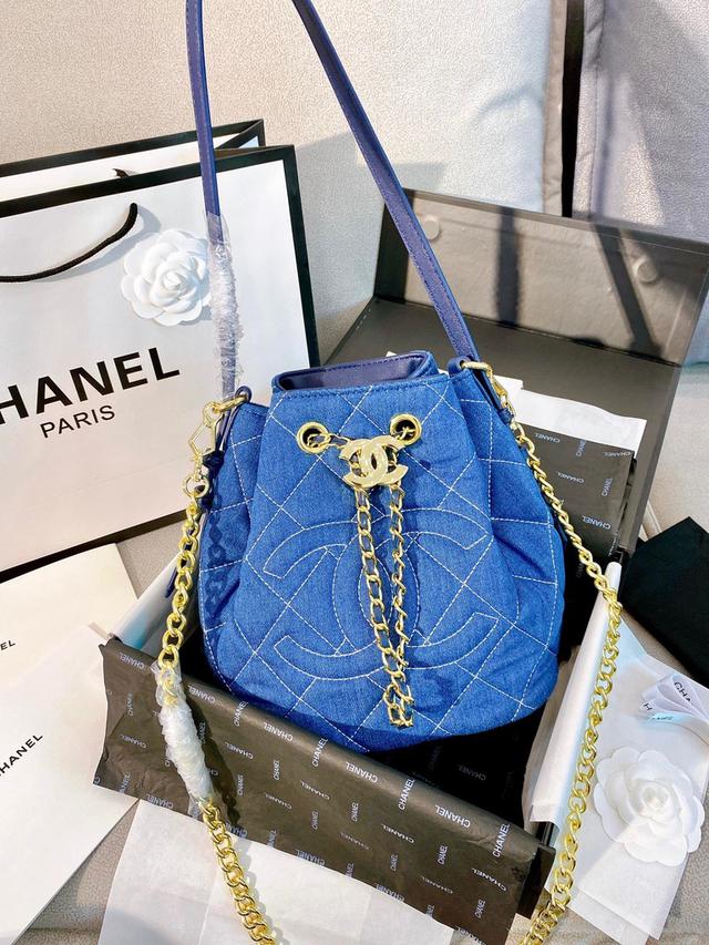 Chanel 丹寧牛仔包水桶包全新鏈條古埃及風新品專櫃走秀款 愛批發 箱包收納批發團購零售買賣貨源網