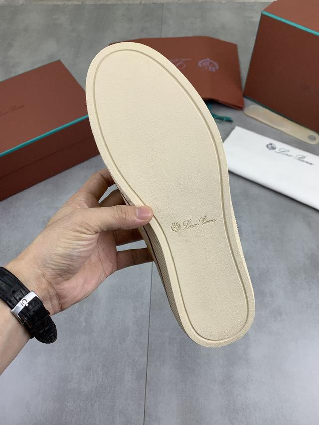 进口原版牛仔布面料 ，内里平纹小牛皮制成 手工缝制线配牛皮垫脚