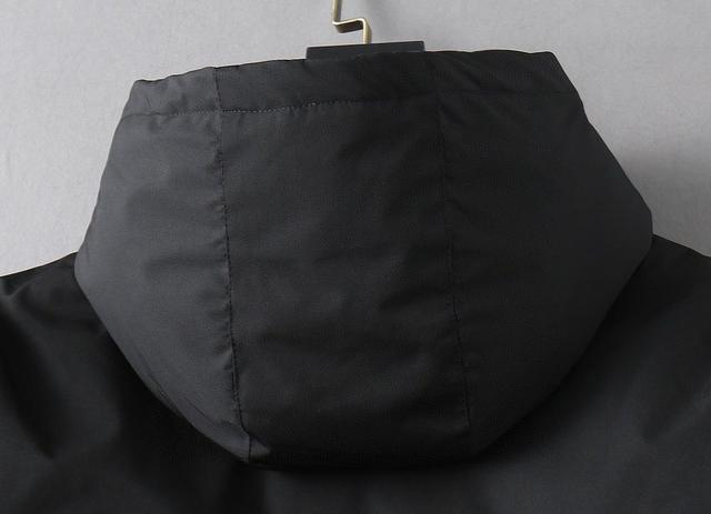 新款羽绒服。这款号称羽绒服届最贵的，全部90绒的
