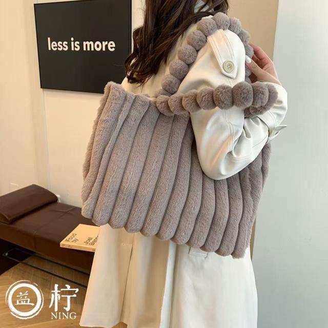 新款秋冬高級大容量毛絨單肩包(預購)