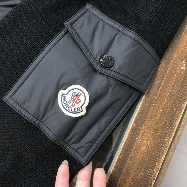 该款短款派克羽绒采用  longue  Saion面料制成，服装满载