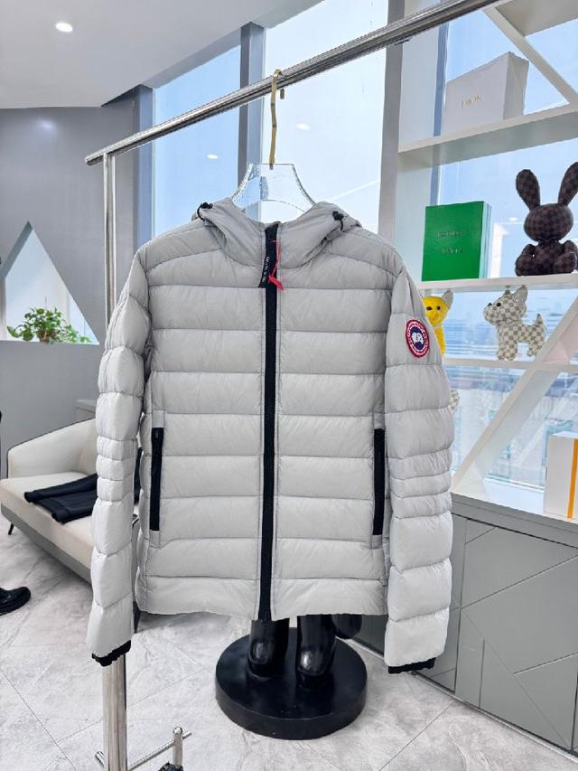 加拿大鹅  黑标 街缝Logo标  短款羽绒服/欧阳娜娜二代
