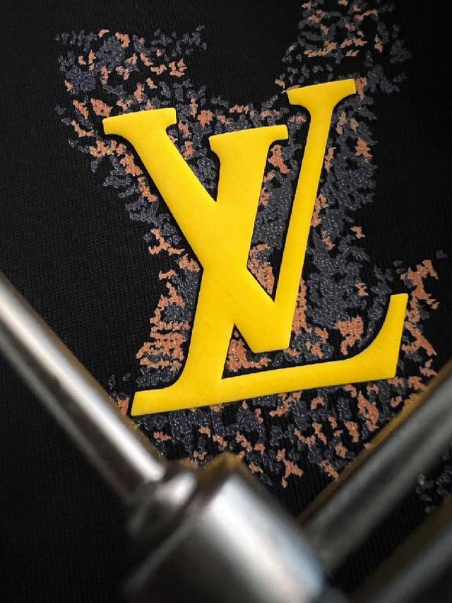 25早春最新字母立体刺绣重磅短袖，高端品质专柜原单圆领短袖