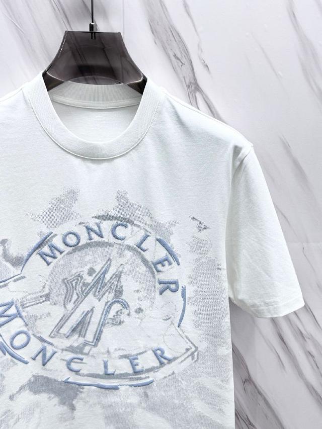 2025春夏新品发售新品短袖T恤。采用进口欧棉面料，