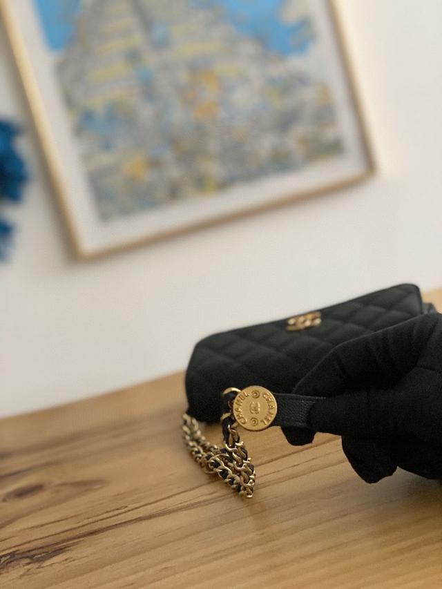 CHANEL：：．型号：92993尺寸：33CM：