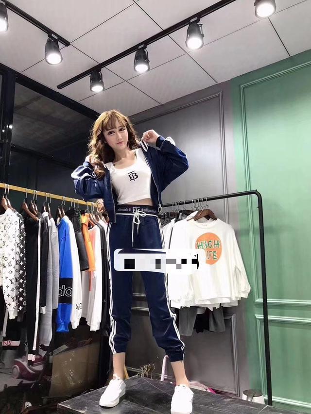 2020秋冬刺绣T字母B连帽拉链小外套+棉质短背心+松紧腰长裤休闲运动套装三件套