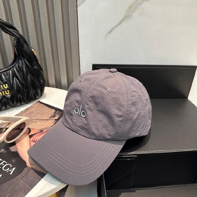 miumiu缪缪新款速干简约渔夫帽🧢轻盈透气 潮流百搭，