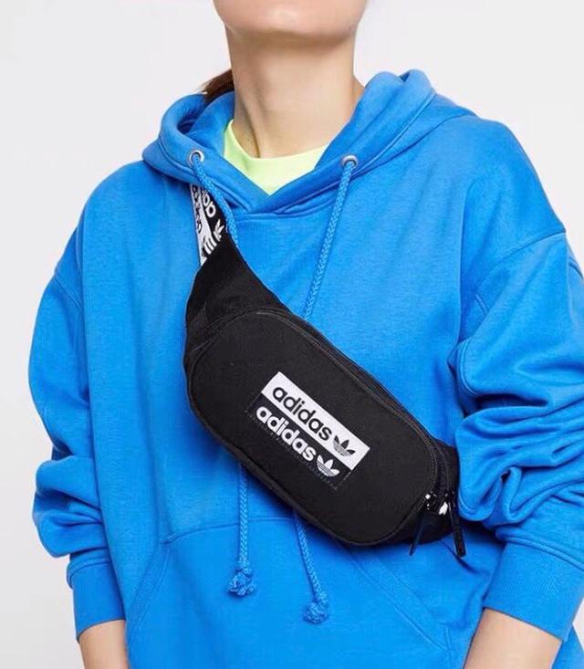 adidas阿迪达斯三叶草男包女包2020斜跨运动腰包大气胸包腰包单肩包小包男女同款