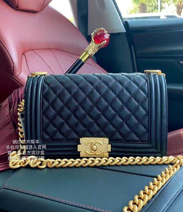 CHANEL：：．型号：92993尺寸：33CM：