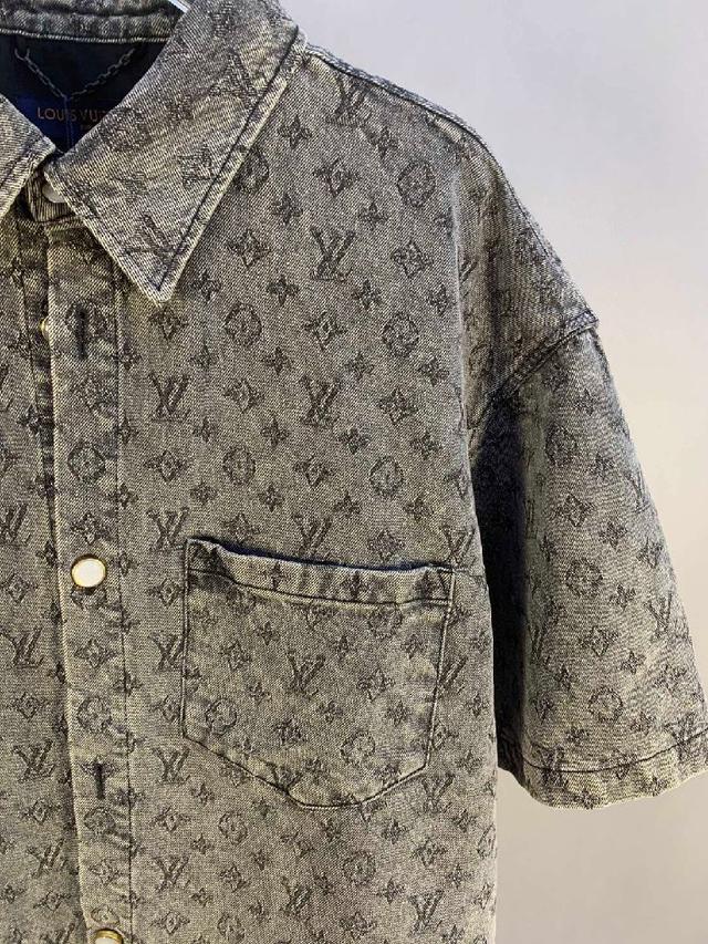 采用进口机刺绣工艺 使用先进的计算机控制系统和精密的机械部件