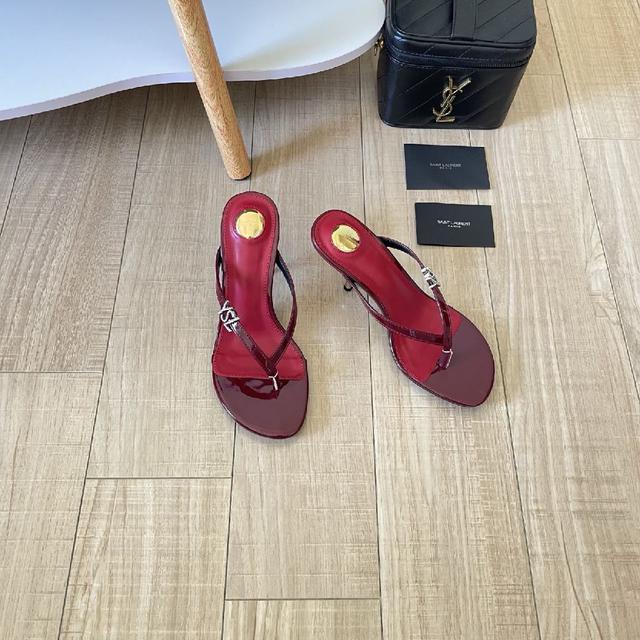 独家首发  Ysl 圣罗兰26P 字母高跟夹脚拖