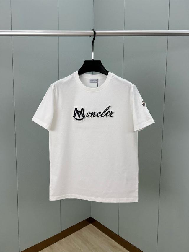 Moncler 25春夏新品立体浮雕刺绣工艺连笔字母标识短袖T恤