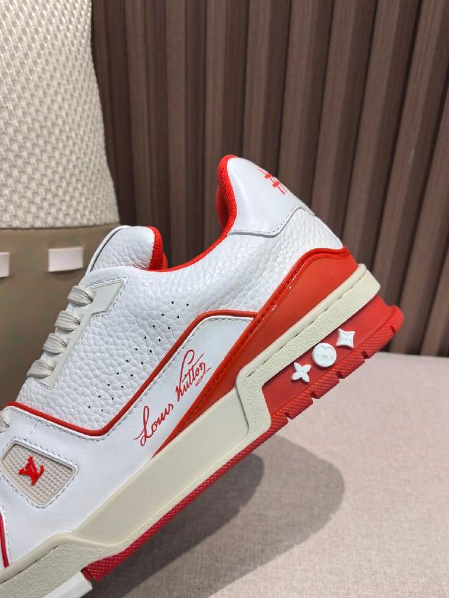 顶尖品质工厂出品，把控有制！所以整体下来一双鞋子的成本巨大