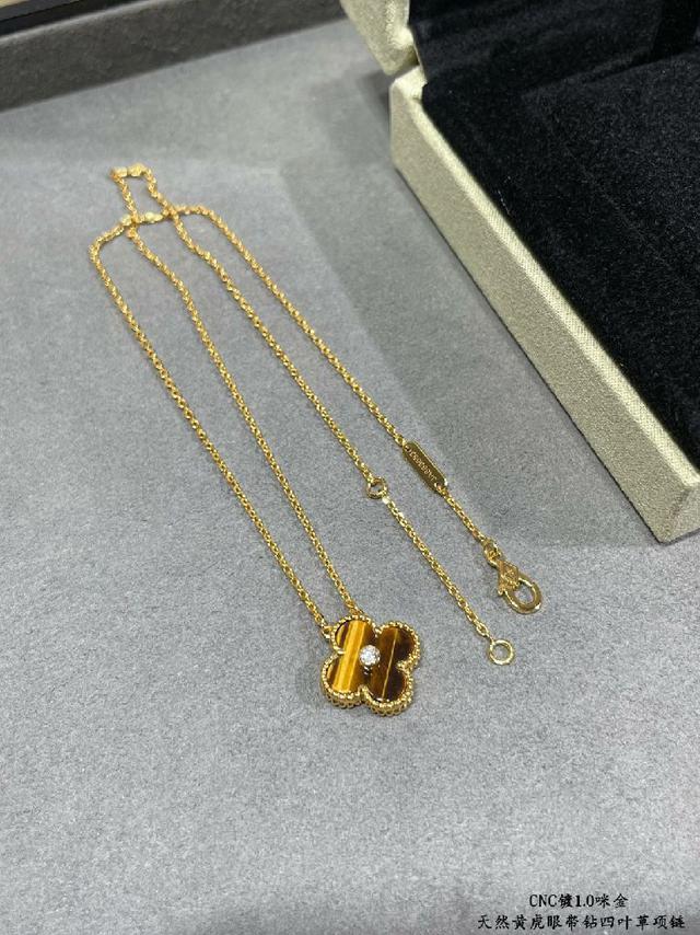 定制了超久的施华洛星星彩钻，太不容易了😂😂全网首发