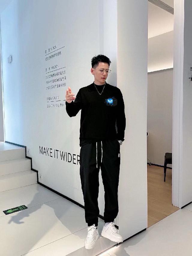 新款长袖T恤 打底衫必备 🆕采用优质棉质面料！亲肤舒适