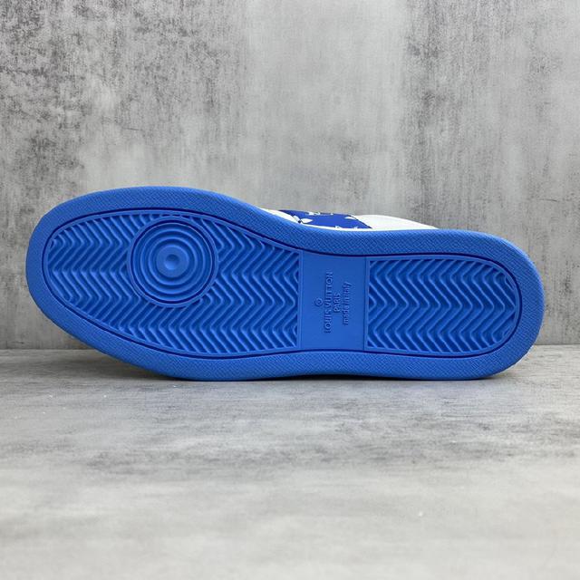 Louis Vuitton 23ss Rivoli 运动鞋为柔软牛皮革压印经典