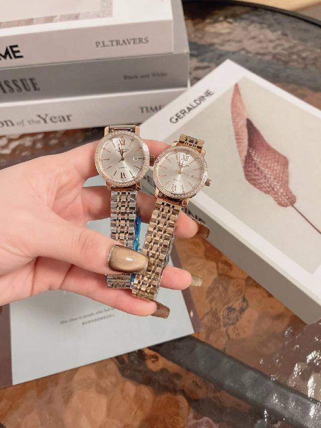 原装进口石英机芯   钢化玻璃 316L精钢表壳 直径女30mm