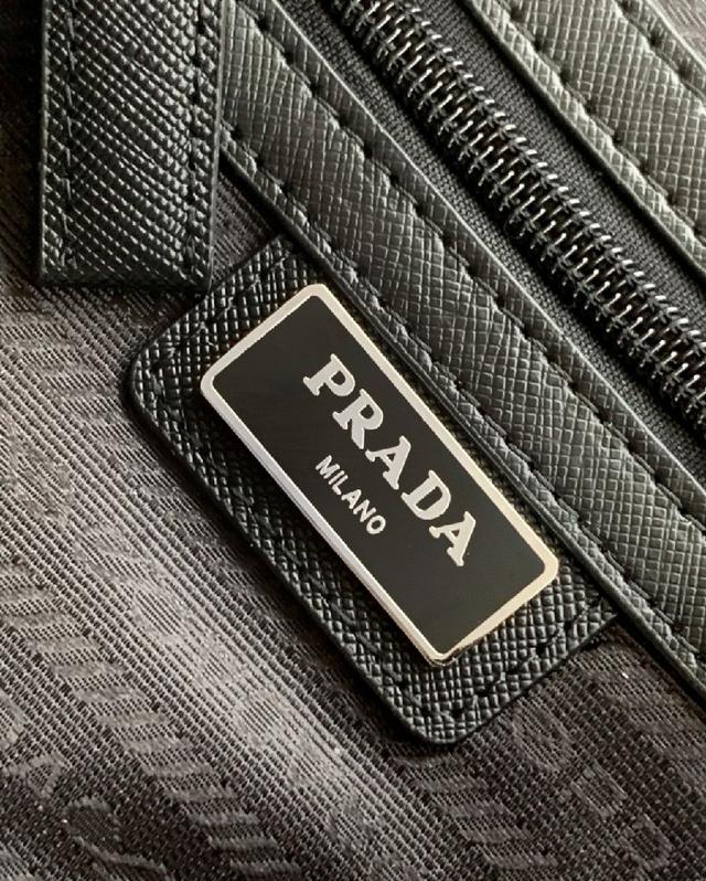 新款胸包型号：439蓝色专柜专用头层牛皮