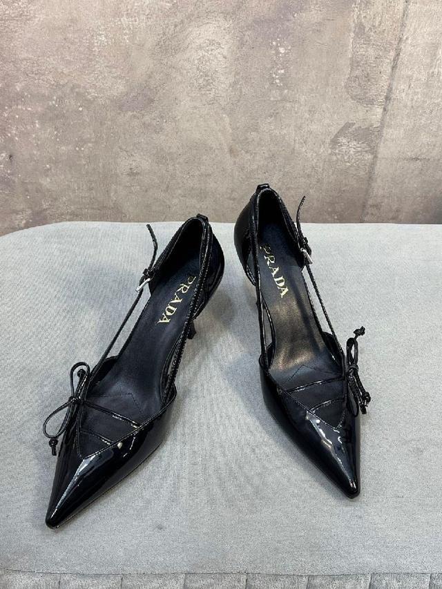 早春最新走秀款尖头蝴蝶结高跟鞋 复古老钱风小猫跟单鞋