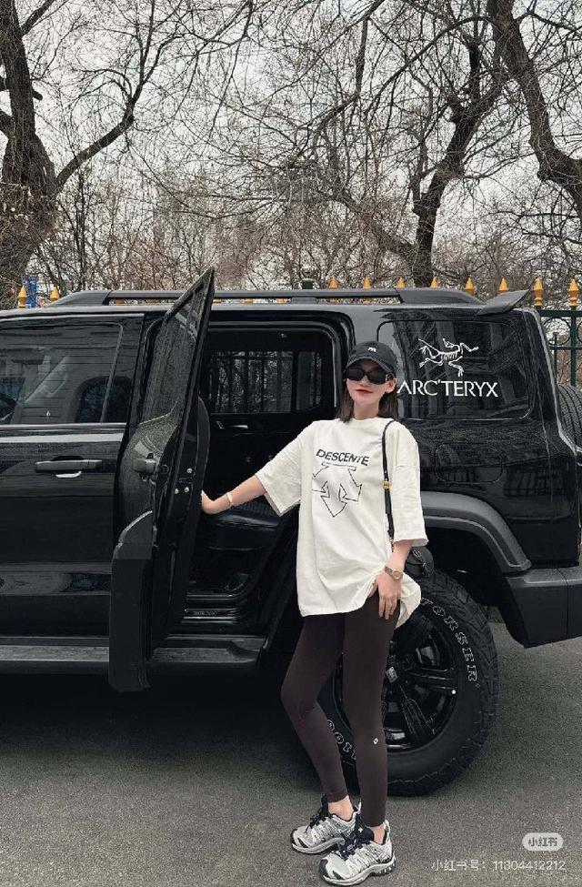 如果你正在寻觅一件高性能的户外速干T恤，这款真的不要错过