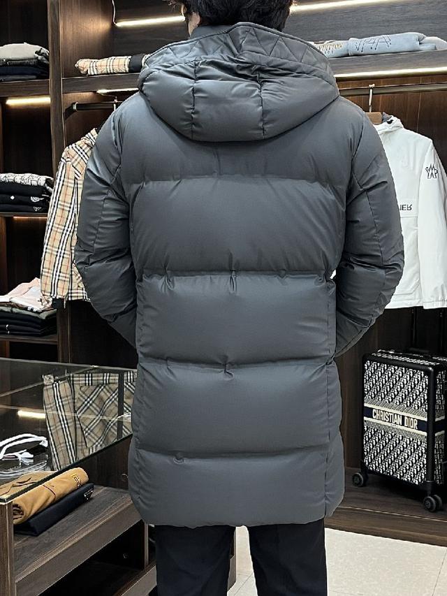 Prada 2025最新款时尚设计师款羽绒外套❤️‍🔥普拉达