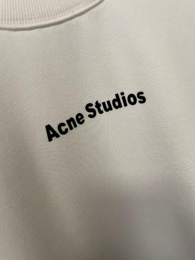 Miu Miu 25ss 经典小标刺绣logo翻领 短袖polo衫