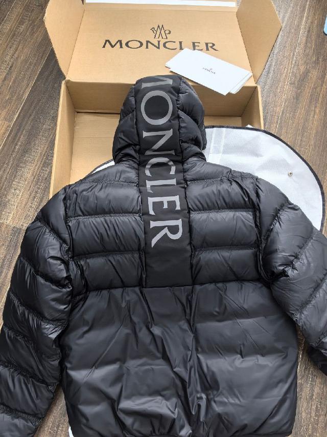 内胆带logo轻薄户外级羽绒服 外层是天花板级别鸟BETA LT 系列