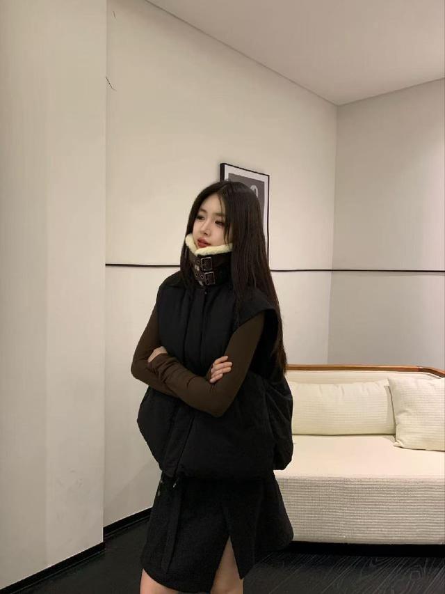 作款短款羽绒服～ZP开发定制面料，内里90%羽绒＋10羽毛填充