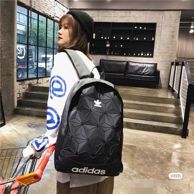 阿迪达斯adidas、菱形韩版 三叶草双肩包