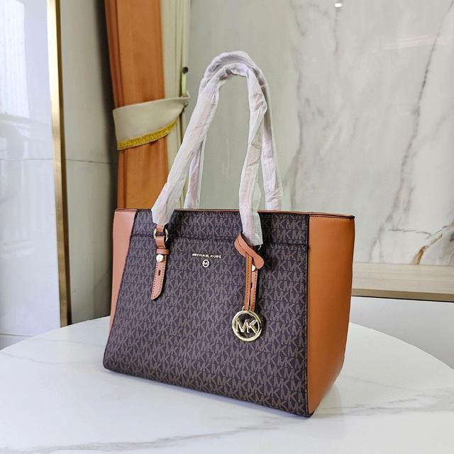 Michael Kors2023新款购物袋🛍️经典老花拼色简约实用