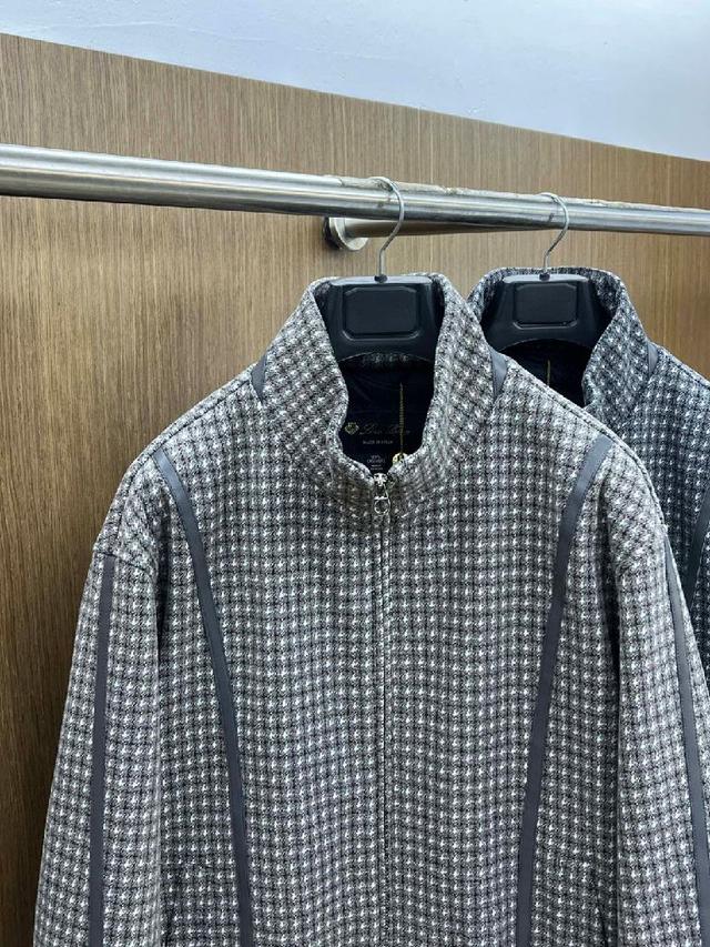 1960ss秋冬新款独家最新时尚秋冬羽绒立领外套。