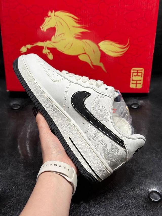 空军一号 防滑耐磨 低帮 板鞋 男女同款 马到功成 迎新 限定款