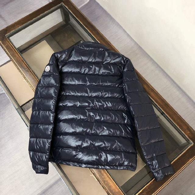 客供高密度防钻绒尼龙面料，采用Longue Saison尼龙羽绒夹克