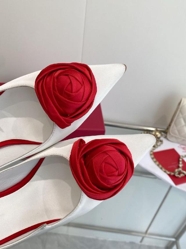 Roger Vivi   SS26 玫瑰花 早春新款平底高跟单鞋