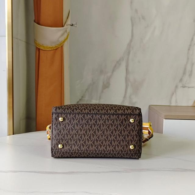 独家新款女士十字纹配老花饺子包手提斜挎包、内里容量大