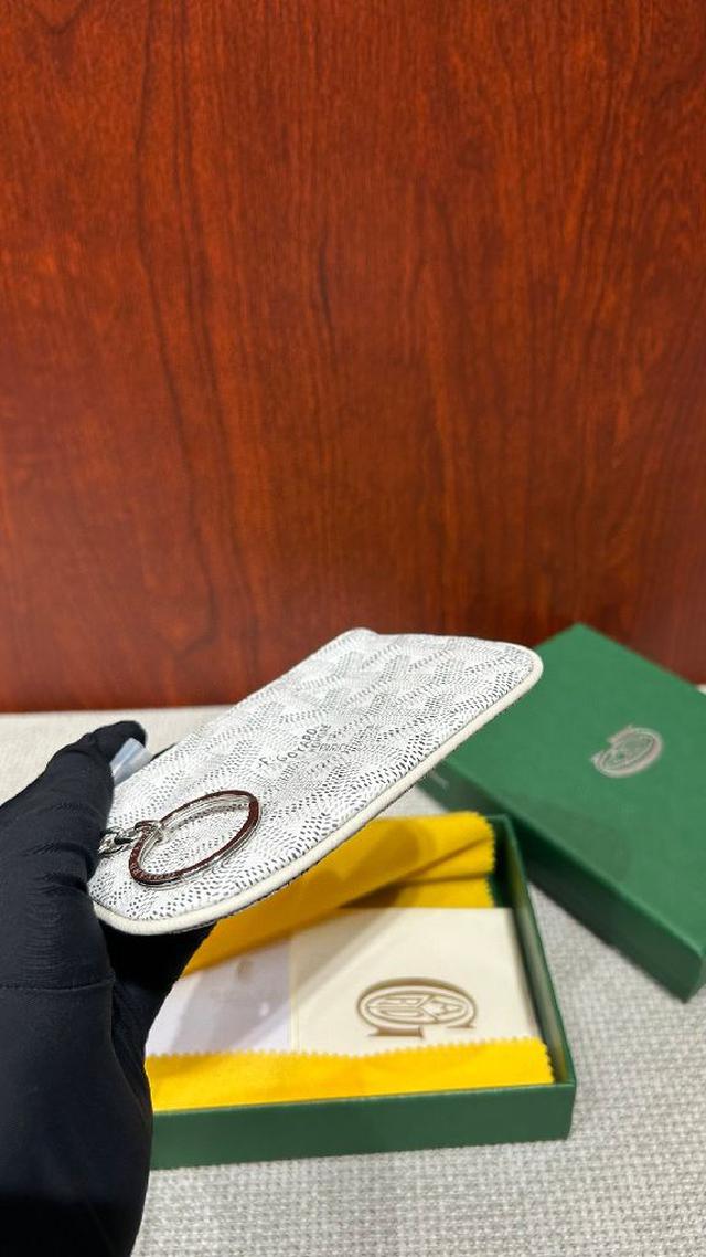 戈雅goyard 24年新款钥匙扣零钱包👛 来啦，内袋带有钥匙圈的最新零🔑