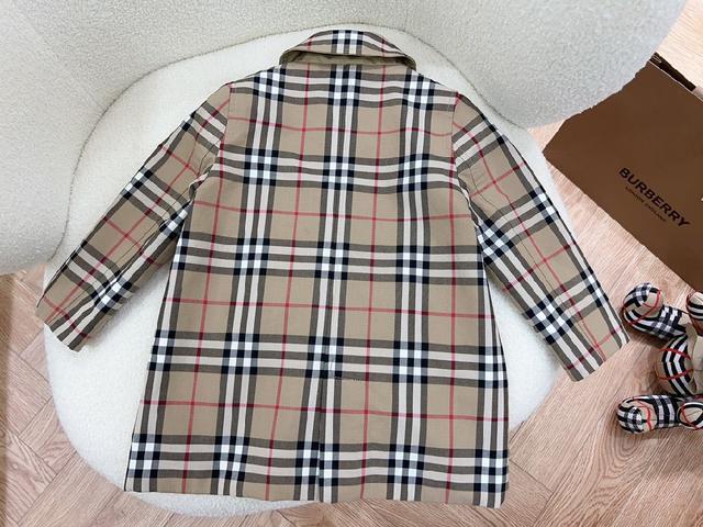 Burberry 巴宝莉，高端童装，男女童双面穿风衣外套