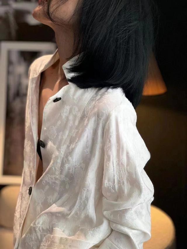 高端品质女装 配包装 CD