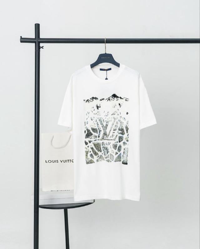 采用原板独家定制260克32支双莎纯棉面料 质感非常柔软舒服 100%区别市场