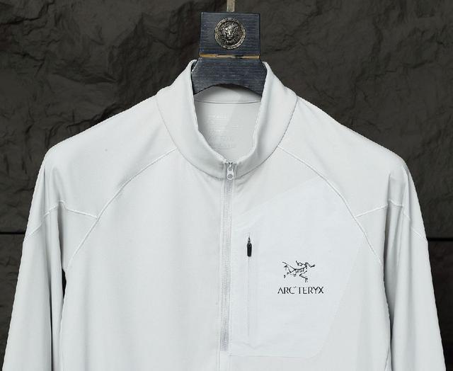 JIL SANDER 吉尔 桑德 24秋冬 小标语logo发泡印花圆领长袖卫衣