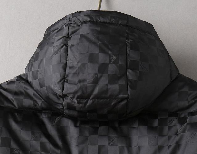 2025秋冬新款羽绒服。这款号称羽绒服届最贵的，全部90绒的