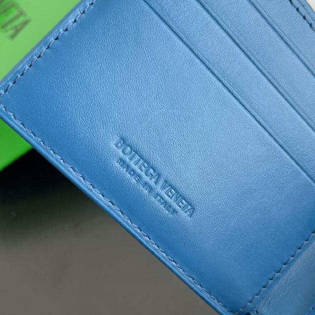 大编织短夹  两折扣短夹式   纯手工编织 原厂牛皮。柔软度刚刚好