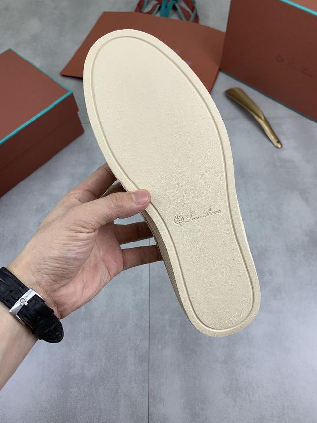 原版进口牛皮内里牛皮垫脚；大气个性更潮更抢眼更追求档次