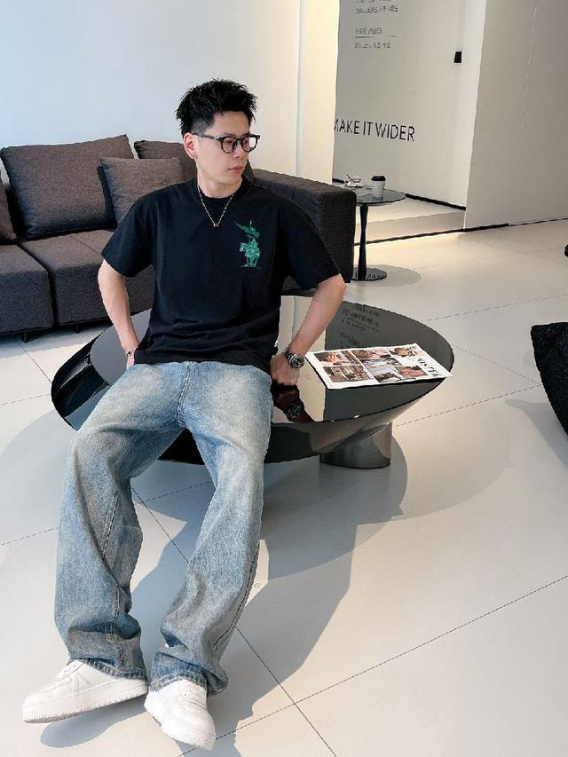 2025春夏新款首发专柜最新款短袖圆领T恤 高端订制 设计前卫时尚