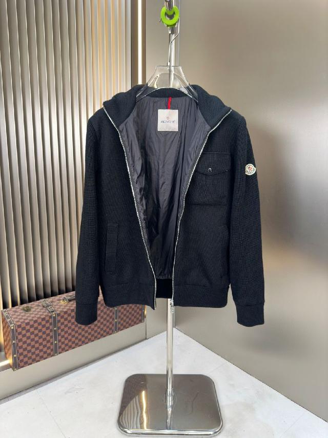 3D技术防水面料处理，完美抗风，耐冷，超温！内置毛绒蓄热保暖