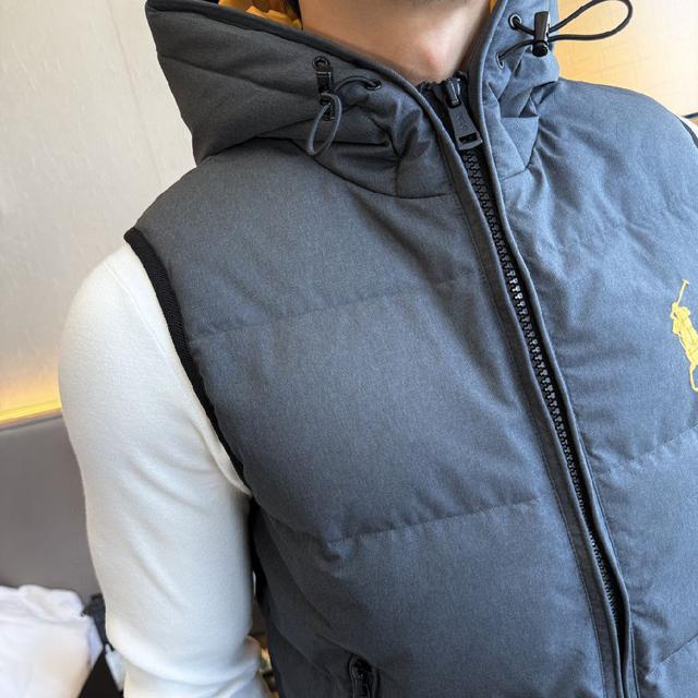 265MONCLER2025秋冬最新款羽绒服。翻领衬衣款设计，商务与休闲