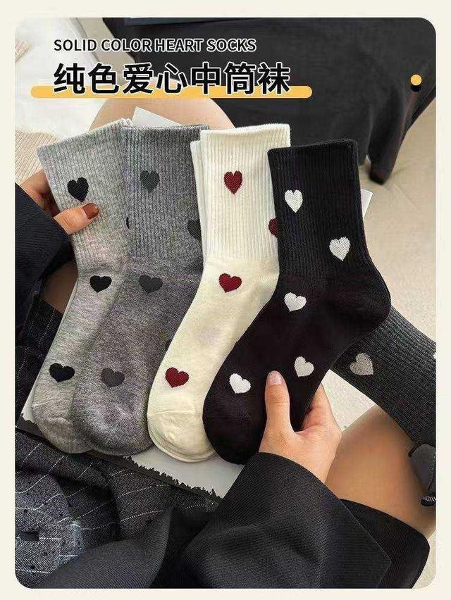 【預購商品】【0225結單】【批發】純色復古愛心中筒襪5雙 250222-10