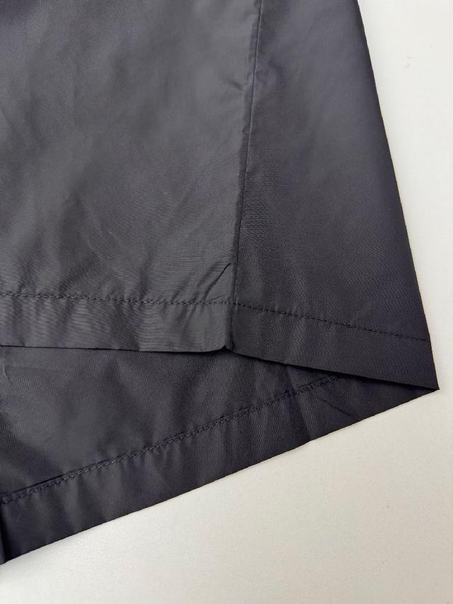 @ Re-Nylon 拉链尖领长袖徽标夹克外套