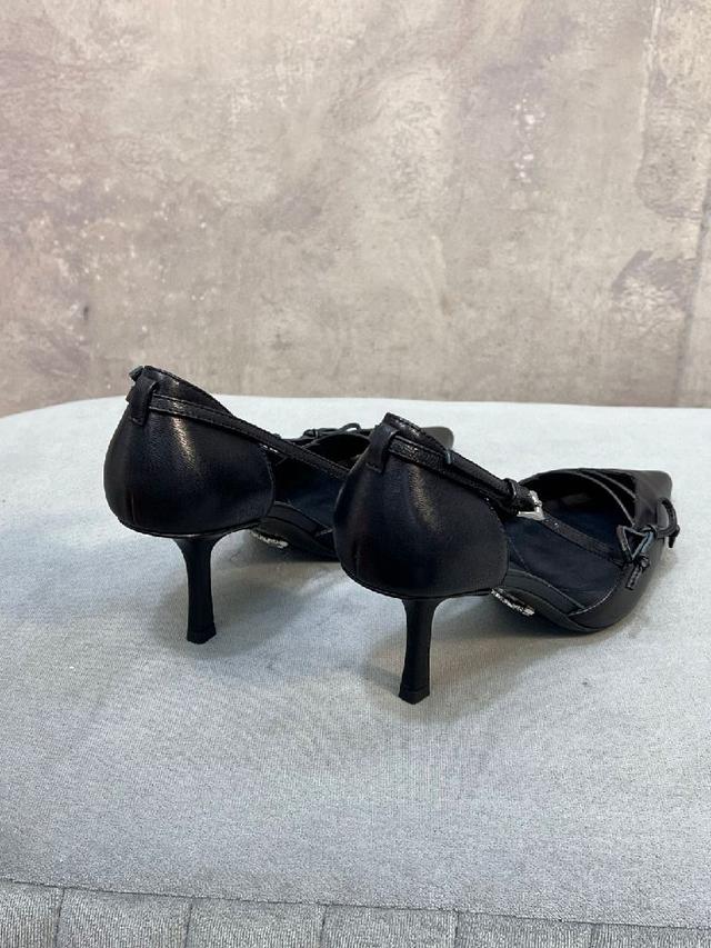 26ss早春最新走秀款尖头蝴蝶结高跟鞋 搭扣侧空细跟单鞋